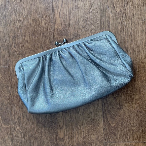 Vintage Y2K Silver LEATHER clutch purse - Picture 3 of 10